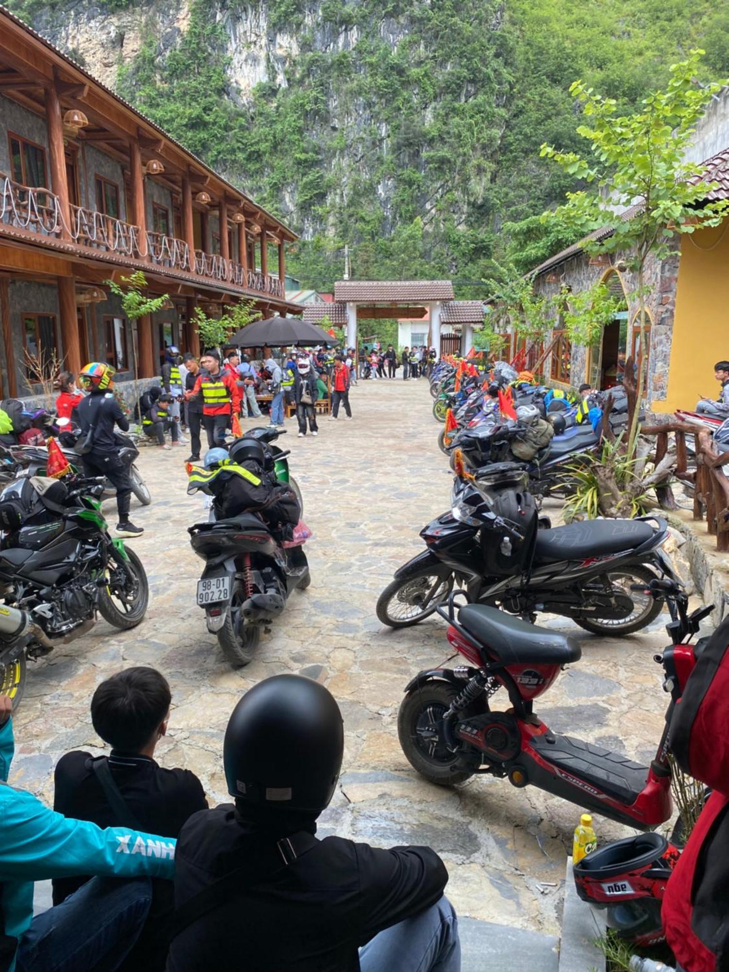 Cao Nguyen Da Homestay Meo Vac Luaran gambar